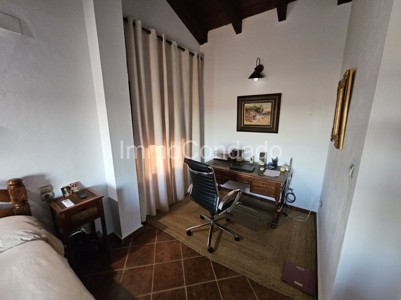 Haupthaus 2 Etage Schlafzimmer mit Arbeitsbereich Haupthaus 2 Etage Schlafzimmer mit Arbeitsbereich